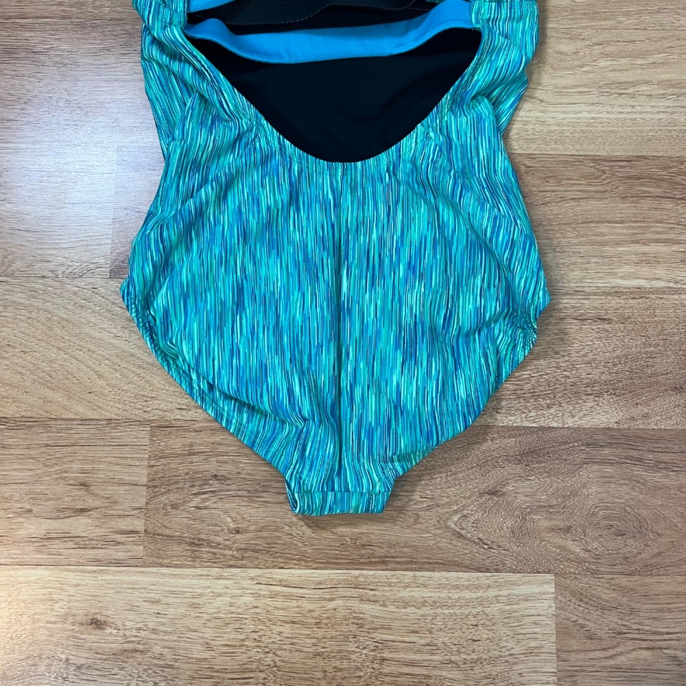 Nike Women’s Menta Rush Heather Full Coverage One Piece Swimsuit - Picture 8 of 9